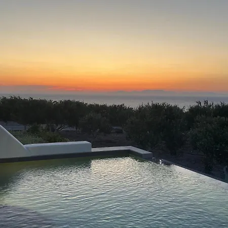 Saint John Oia-Exclusive Private Heated Pool Villas Exterior photo